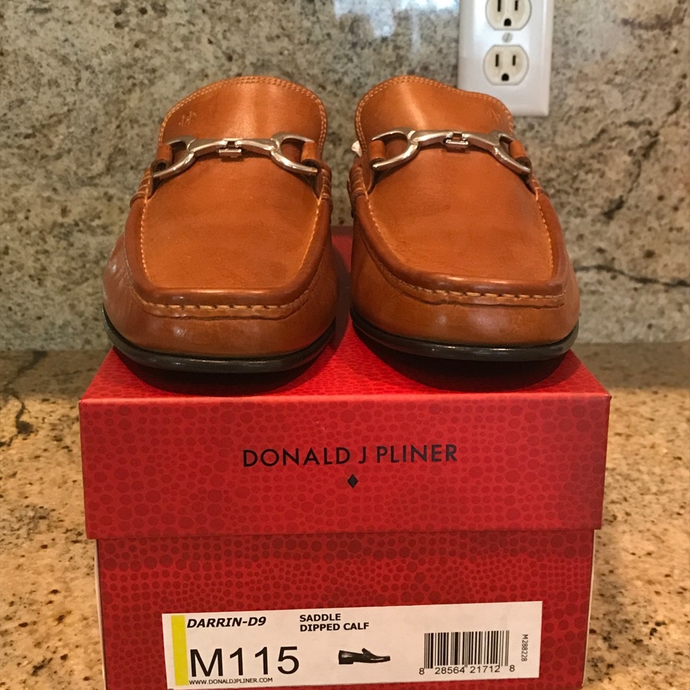 Donald J Pliner men's new shoes, pay only $220!!